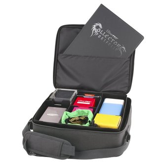 Ultra Pro Deluxe Gaming Case