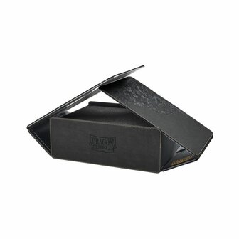 Game Master Companion (Dragon Shield)