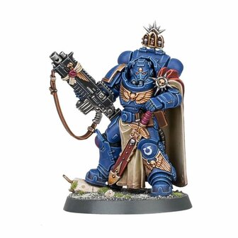 Warhammer 40,000 - Space Marines: Captain with Master-Crafted Heavy Bolt Rifle
