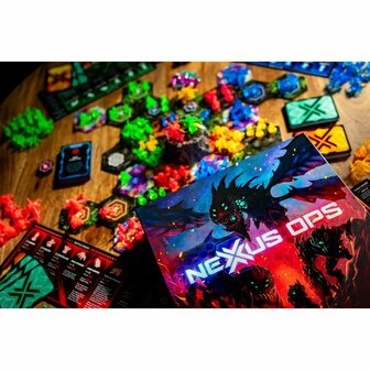 Nexus Ops &ndash; Revised Edition &ndash; Sci-Fi Strategiespel met 3D Monoliet &ndash; Renegade Game Studios