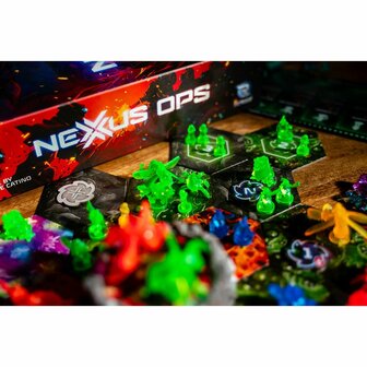 Nexus Ops &ndash; Revised Edition &ndash; Sci-Fi Strategiespel met 3D Monoliet &ndash; Renegade Game Studios