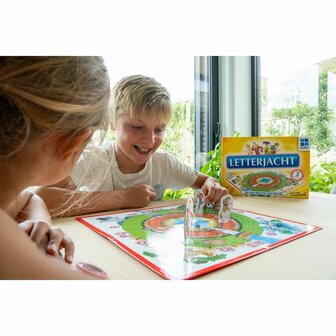 Letterjacht &ndash; Educatief Bordspel van Megableu in samenwerking met Van Dale