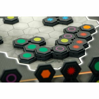 Genius 3D &ndash; Abstract 3D tegellegspel van 999 Games