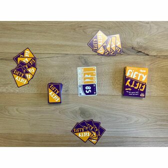 Fifty Fifty &ndash; Snel kaartspel van White Goblin Games