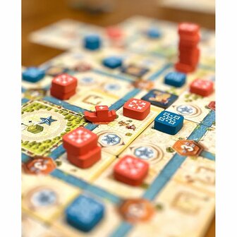 Tolleno &ndash; Tegellegspel &ndash; Sit Down!