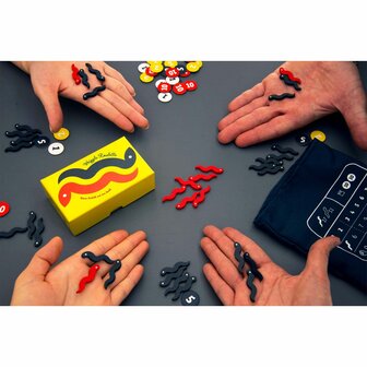 Wriggle Roulette &ndash; push-your-luck gezelschapsspel &ndash; Oink Games