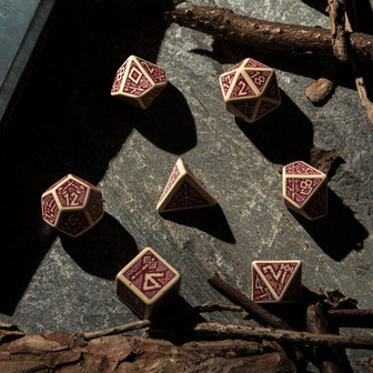 RPG Dwarven Beige &amp; Burgundy Dice Set (7 stuks)