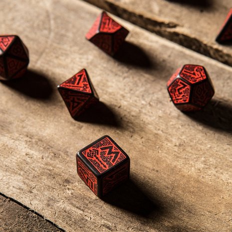 Dwarven RPG Dice Set Red & Black (7 stuks)