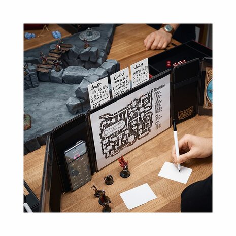 Game Master Companion (Dragon Shield)