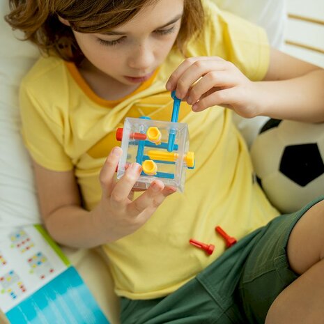 Criss Cross Cube (8+)