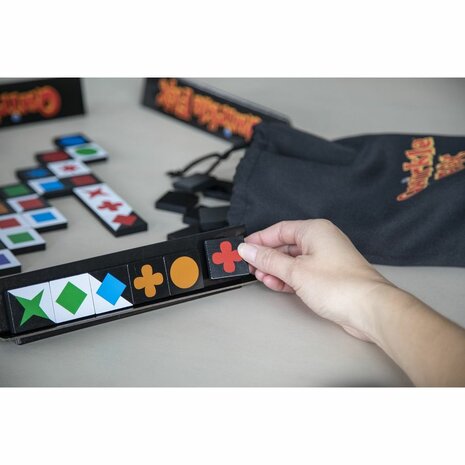 Qwirkle Flex &ndash; Tegellegspel &ndash; MindWare