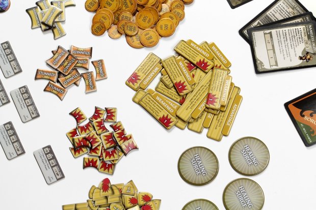 Dungeons & Dragons: Dungeon of the Mad Mage Adventure System Board Game [PREMIUM EDITION]