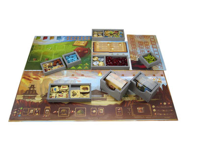 Near And Far Insert Folded Space Spelhuis