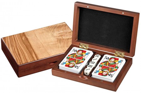 Afbeelding van het spelletje Rommé Speelkaarten en Dobbelstenen